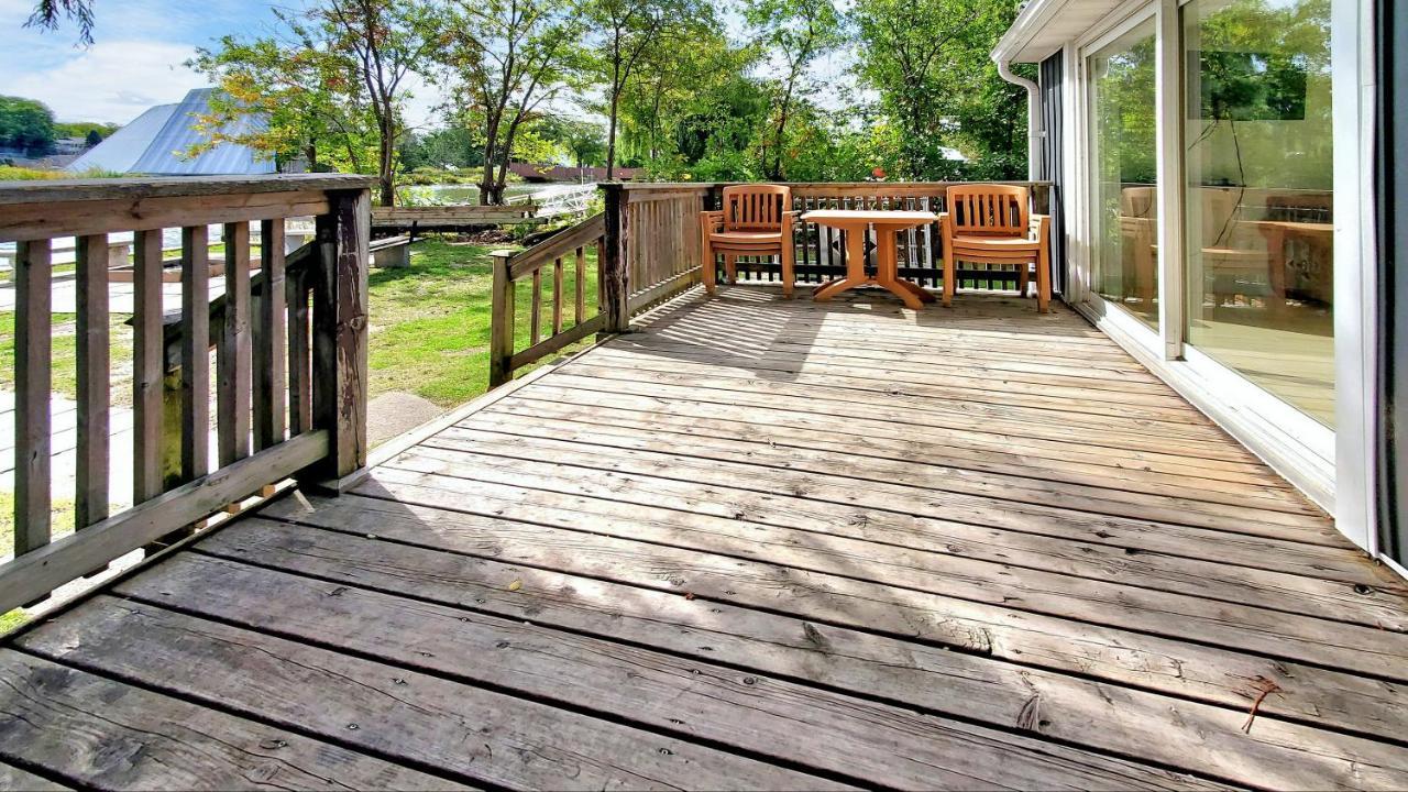 Main Beach River Retreat - Wasaga Beach 1 - Main Strip - 95 Mosley St Екстер'єр фото