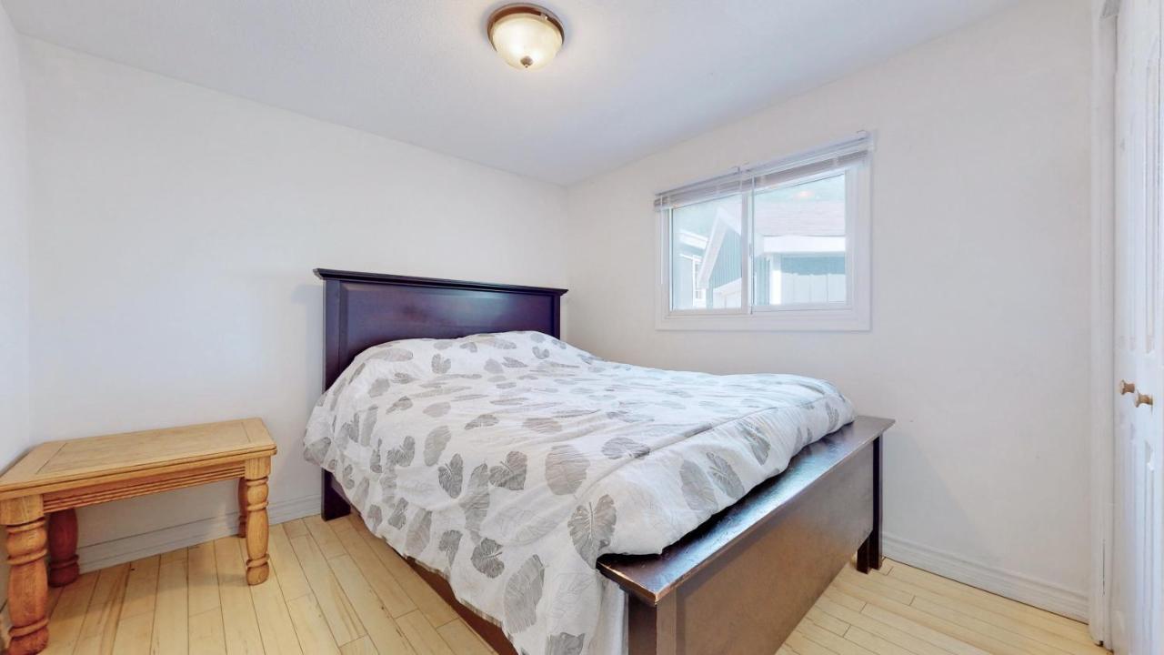 Main Beach River Retreat - Wasaga Beach 1 - Main Strip - 95 Mosley St Екстер'єр фото