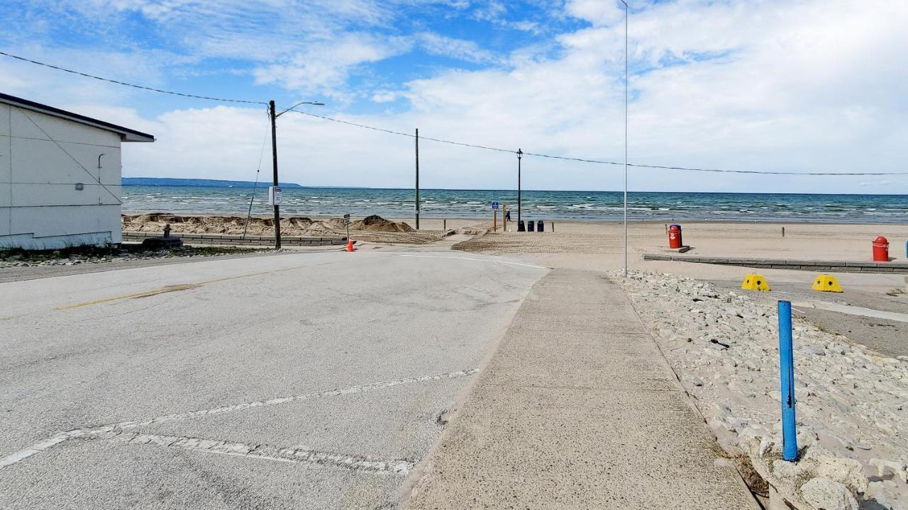 Main Beach River Retreat - Wasaga Beach 1 - Main Strip - 95 Mosley St Екстер'єр фото