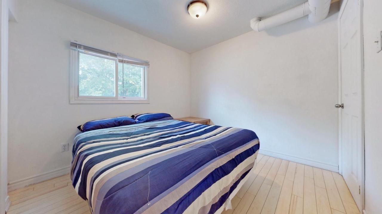 Main Beach River Retreat - Wasaga Beach 1 - Main Strip - 95 Mosley St Екстер'єр фото