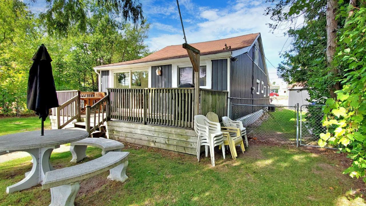 Main Beach River Retreat - Wasaga Beach 1 - Main Strip - 95 Mosley St Екстер'єр фото