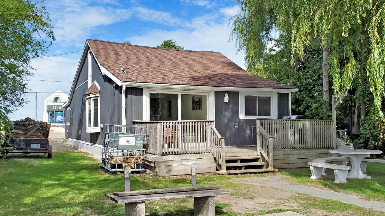 Main Beach River Retreat - Wasaga Beach 1 - Main Strip - 95 Mosley St Екстер'єр фото