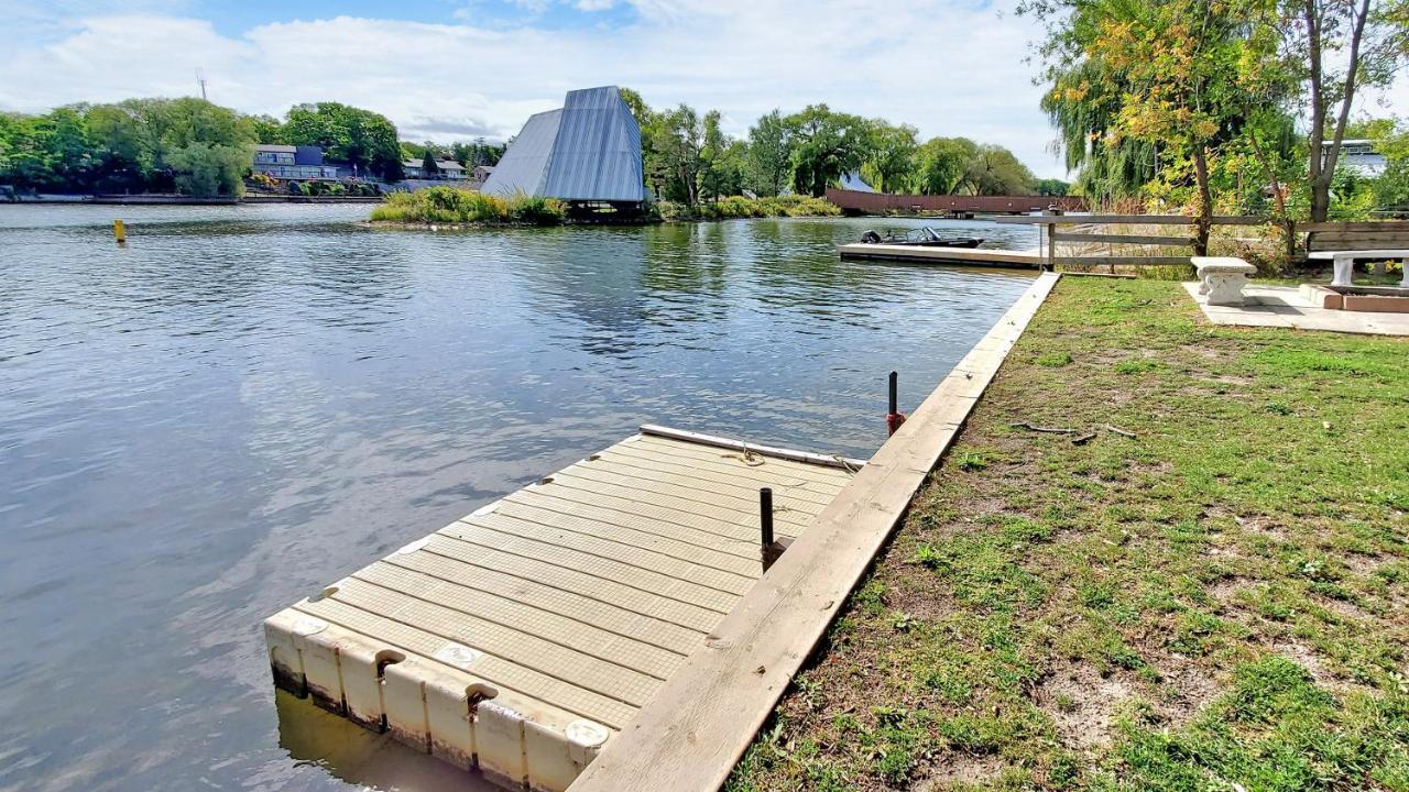 Main Beach River Retreat - Wasaga Beach 1 - Main Strip - 95 Mosley St Екстер'єр фото
